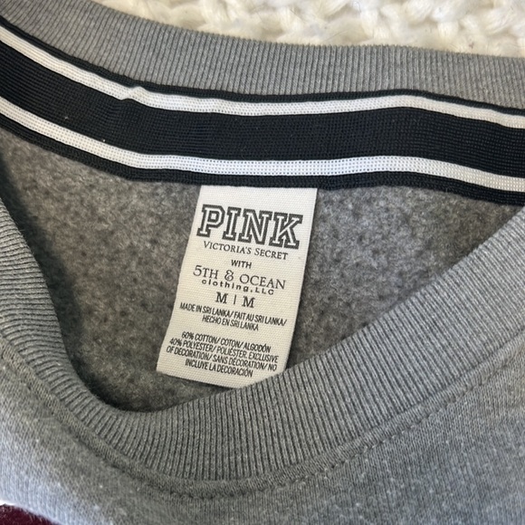 Umass Amherst Sweatshirt - Picture 3 of 7